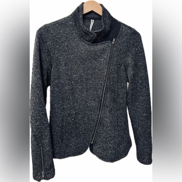 Fabletics KnitFit Moto Jacket Gray Asymmetrical zip athletic Athleisure Size M - Picture 5 of 12